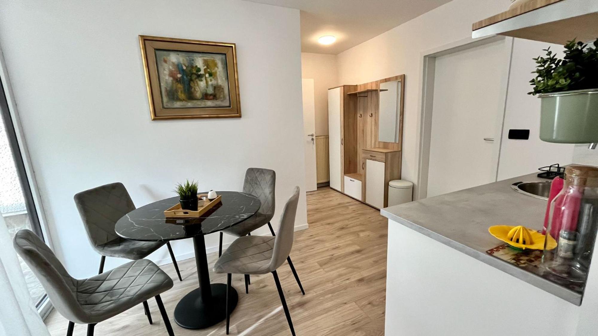 Mali Raj Apartamento Mengeš Exterior foto